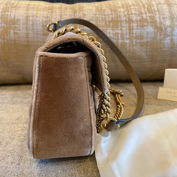 Gucci marmont small Gg matelasse shoulder bag. - Picture 5 of 15